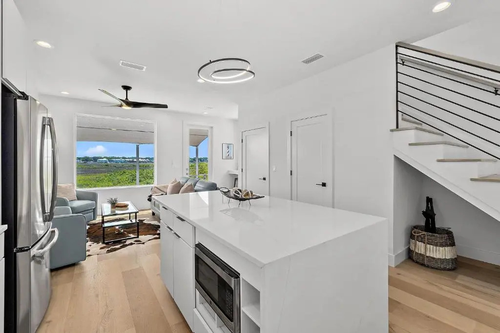 200 Riberia - Downtown Waterfront Luxury Home