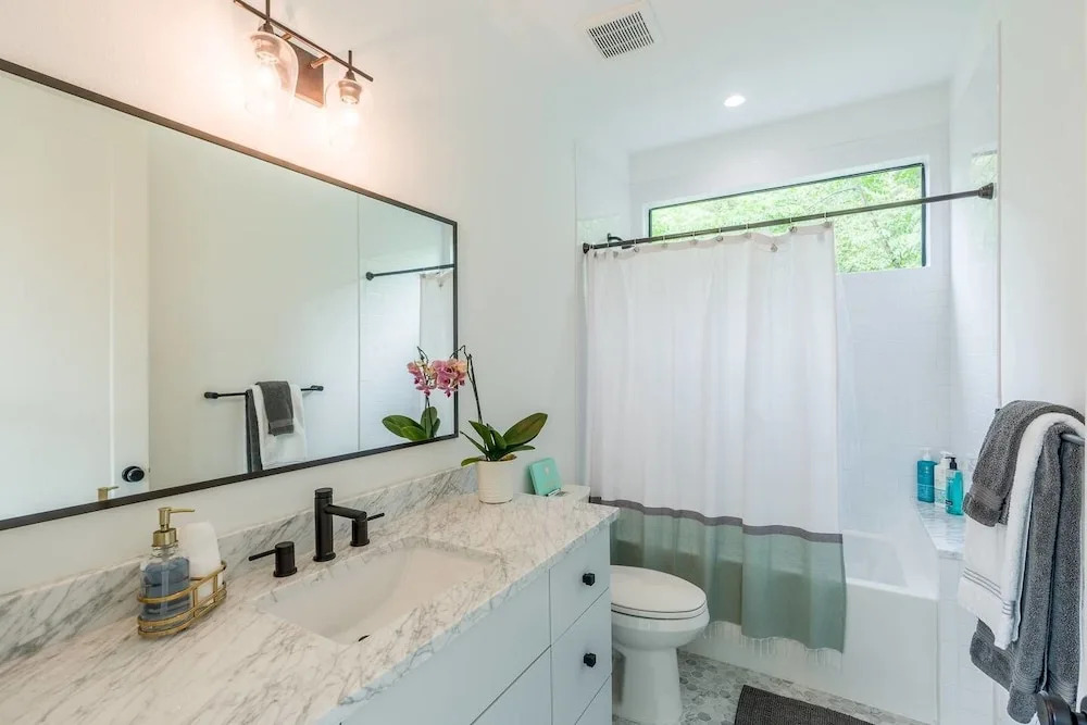Brand NEW Austin Abode 2 bd 2.5 ba!