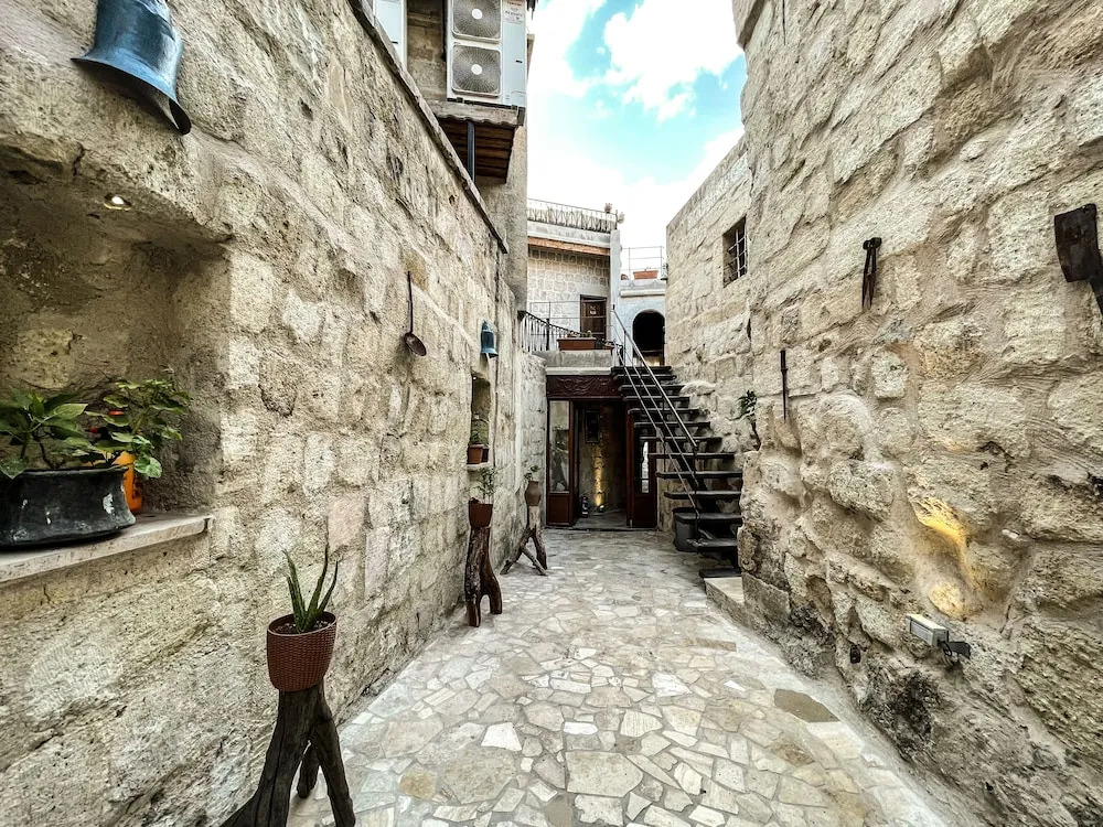 Takunya Cave Hotel
