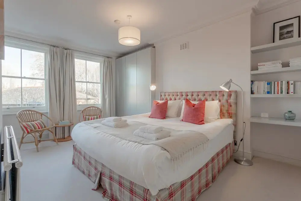 2 Bedroom Apartment Near Ladbroke Grove