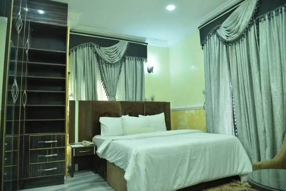 Plot 400 Luxury Apartments