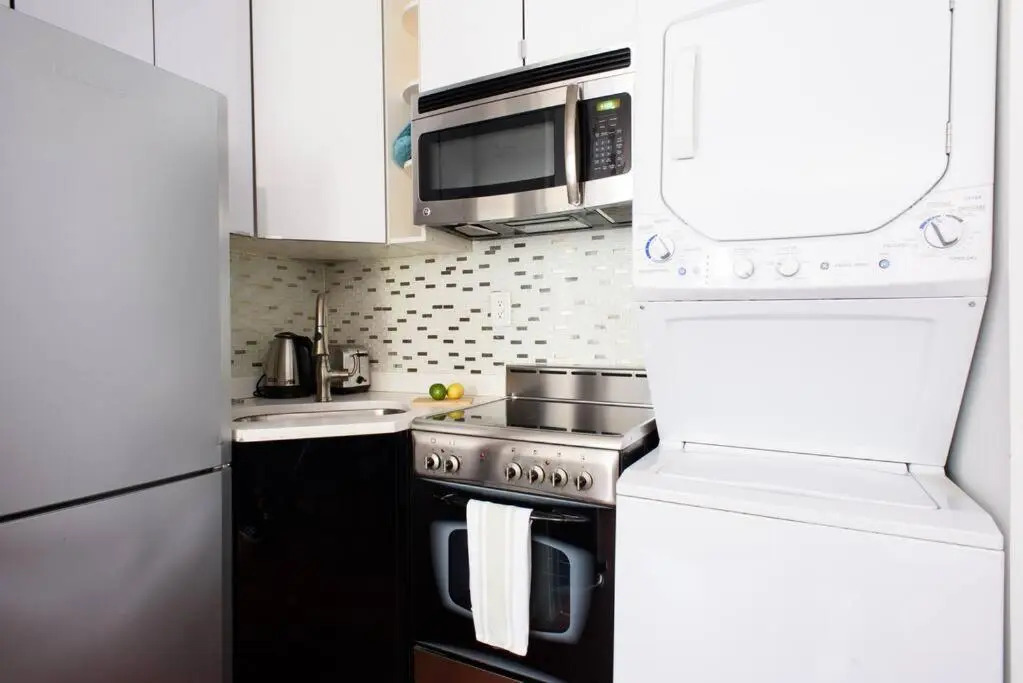 24-10 Studio in Prime Gramercy WD in Unit