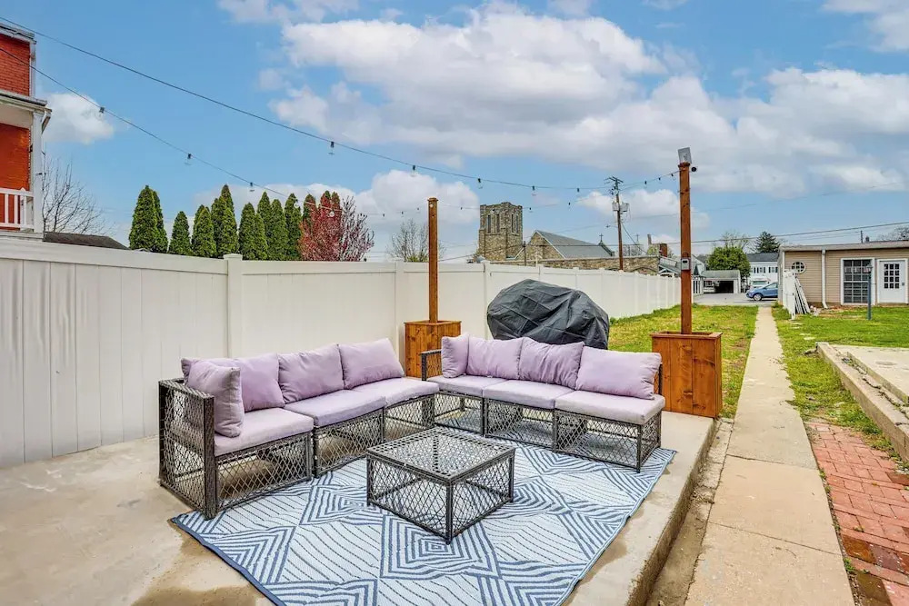 Family-friendly Townhome w/ Patio in Columbia!