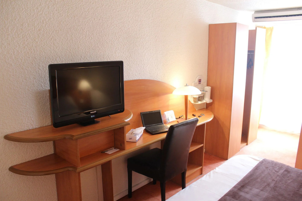 Central Hotel