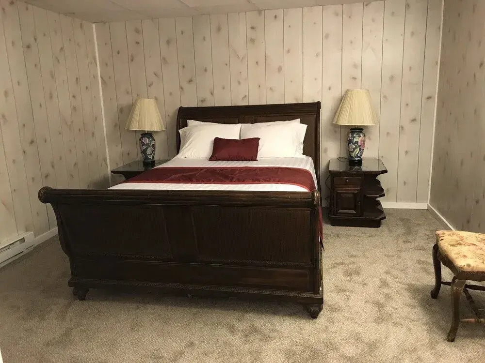 Holiday House Motel