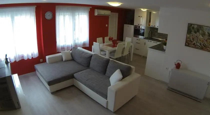 Apartment Red Dream