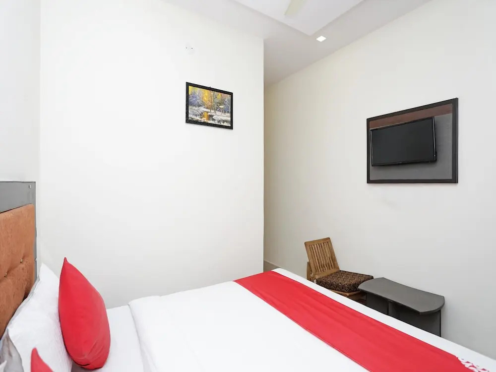 Hotel Divine Ganges by OYO Rooms
