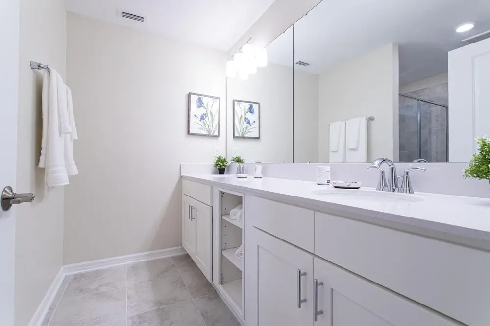 Wonderful 2 Bd Apartment Close to Disney Storey Lake 204 3180