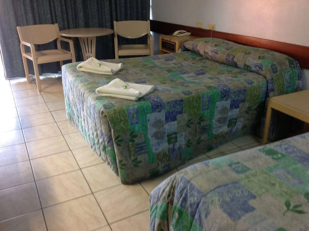 Palms Motel