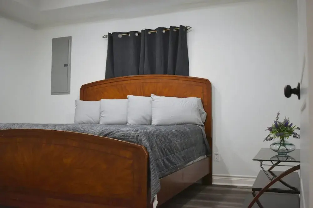 Family Luxury home with Pool in McAllen near by hospitals and stores