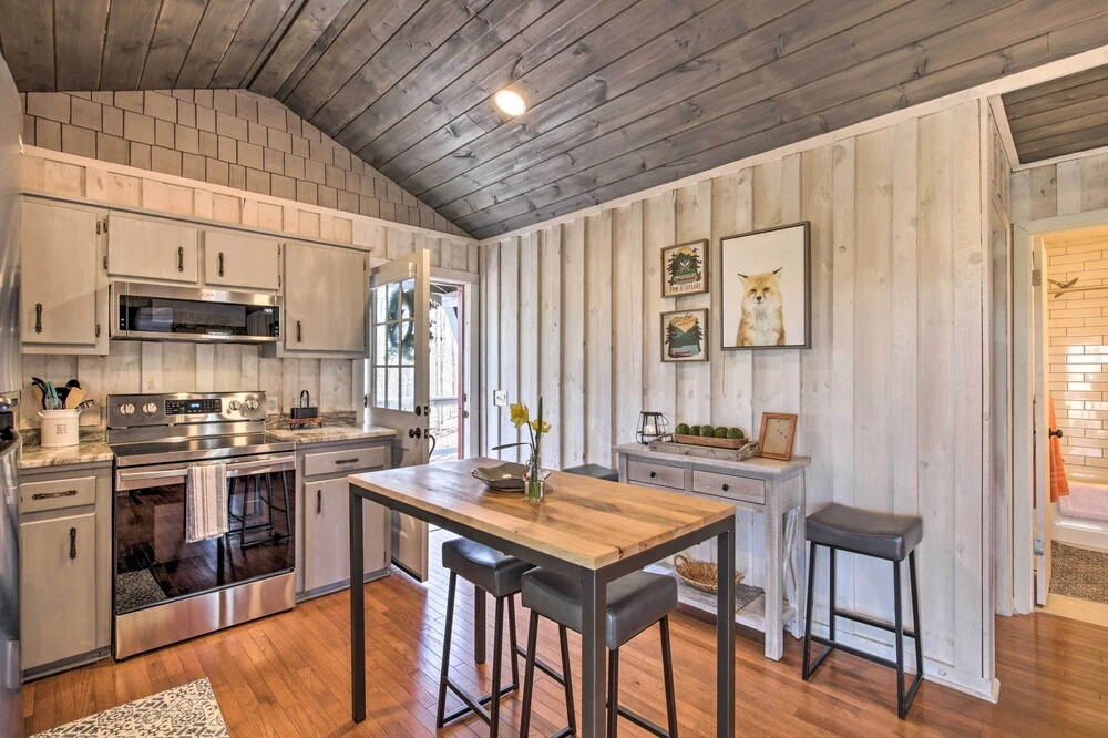 Serene Cabin Getaway w/ 2 Decks + Mountain Views!