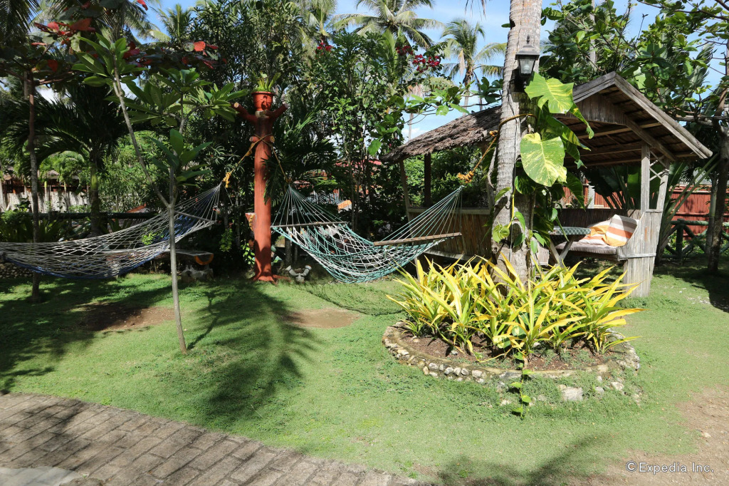 Blue Wave Inn Beach Resort & Restaurant