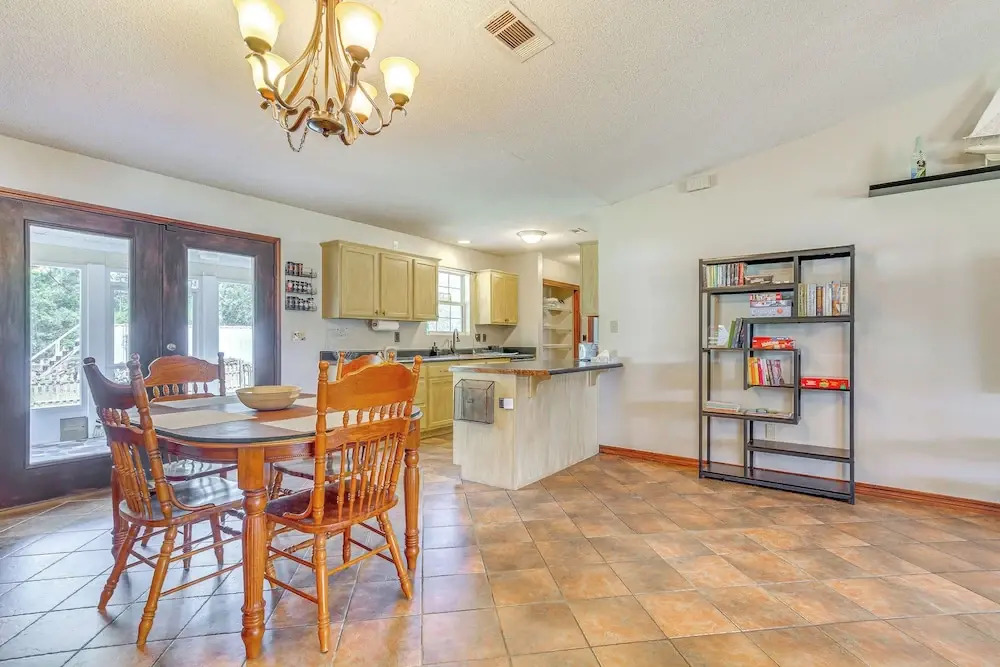 5 Mi to Navarre Beach: Home w/ Game Room & Yard