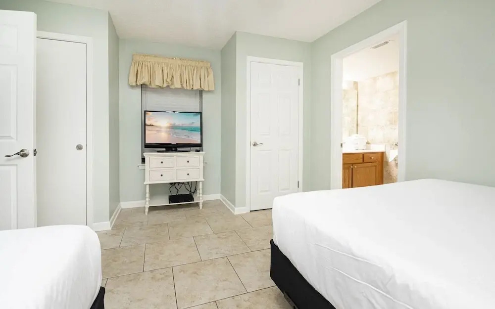Phoenix East 2 2064 2 Bedroom Condo