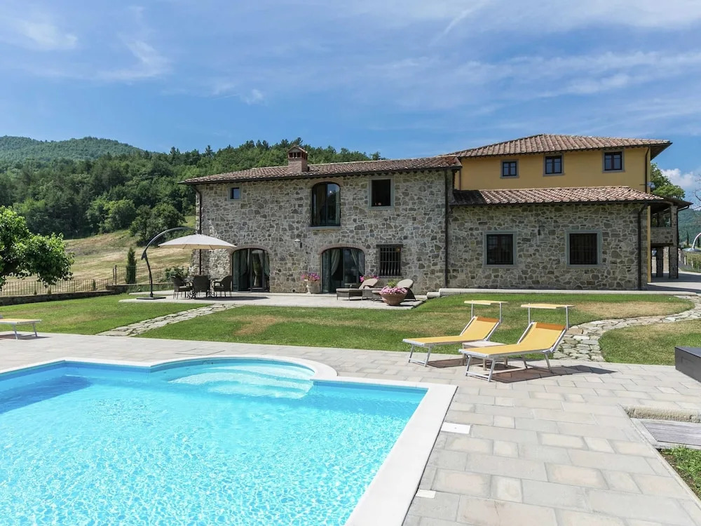 Scenic Stay in Poppi With Pool