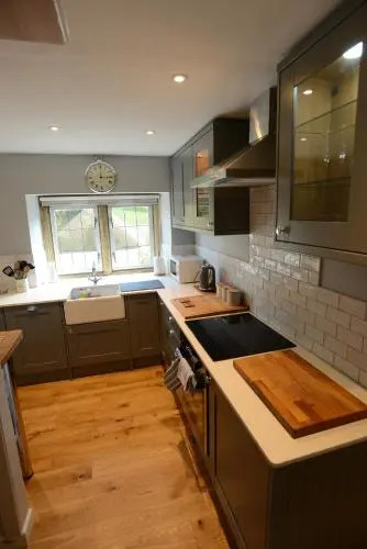 Entire 2bedroom cottage - Tudor Trails &Tails retreat- near beaches & AONB