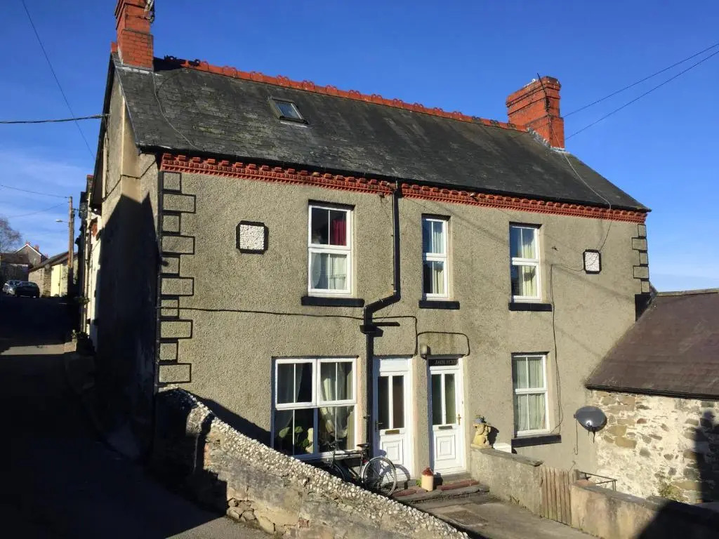 Cynfaen house