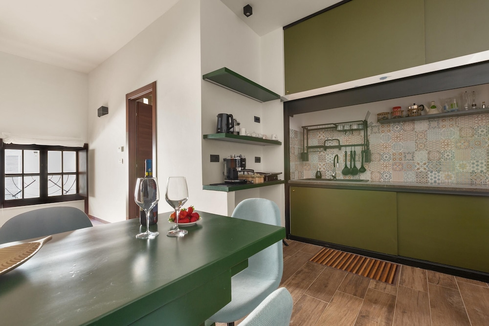 3251 Dellatita Suite by Barbarhouse
