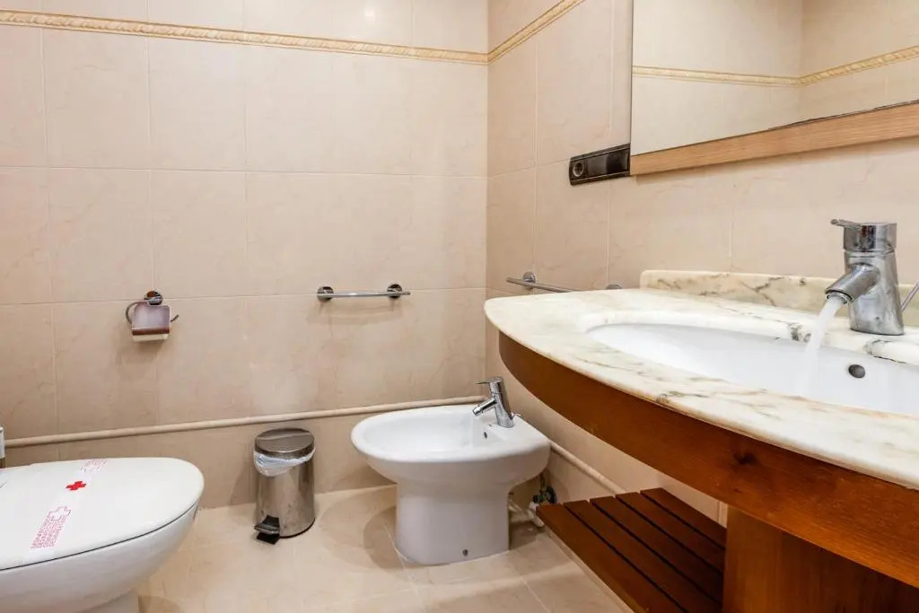 1st Line Daniya APT - Solarium Terrace & Pool