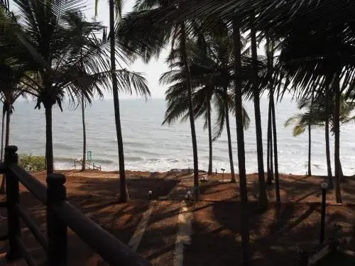 Kan Bay Beach Resort