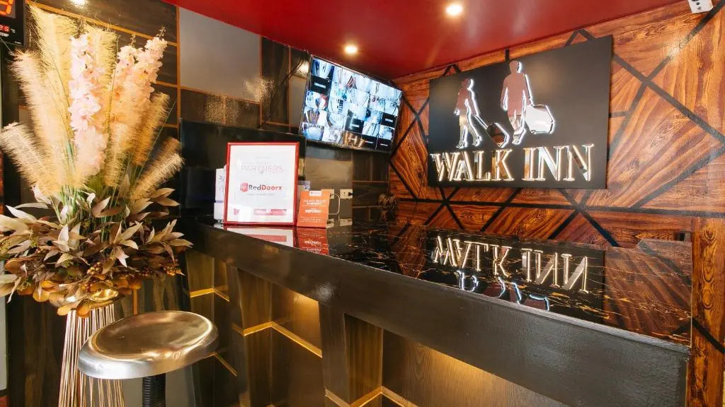 RedDoorz @ Walk Inn Hotel