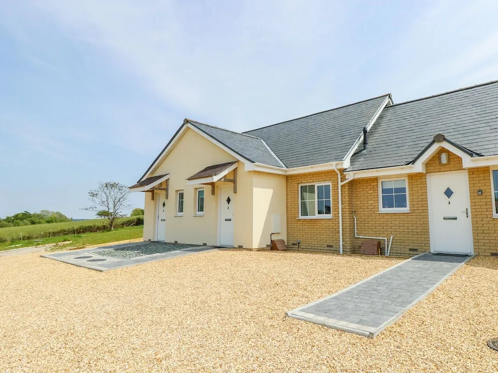 5 Yarmouth Cottages