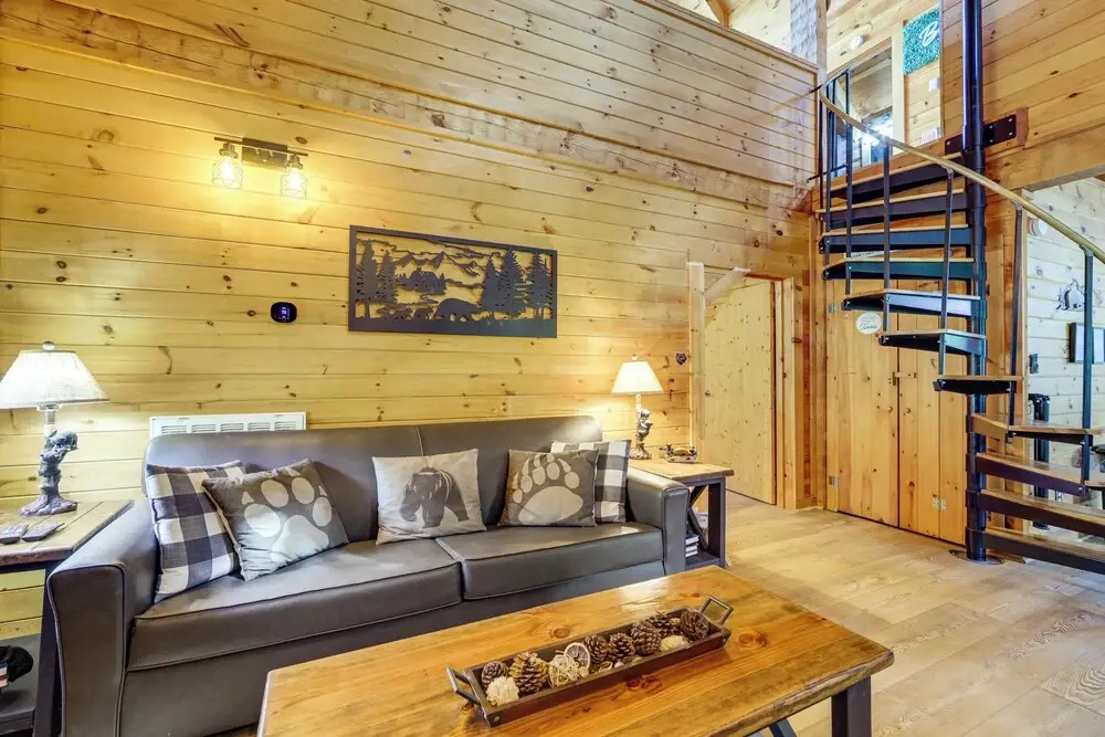 Mins to Dollywood: Boujee Bear Cabin w/ Hot Tub