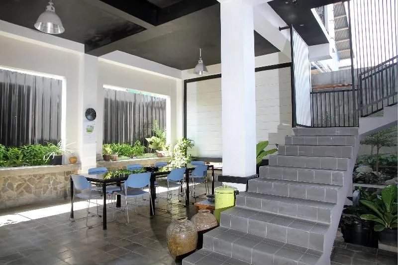OYO 1098 Rego Hotel