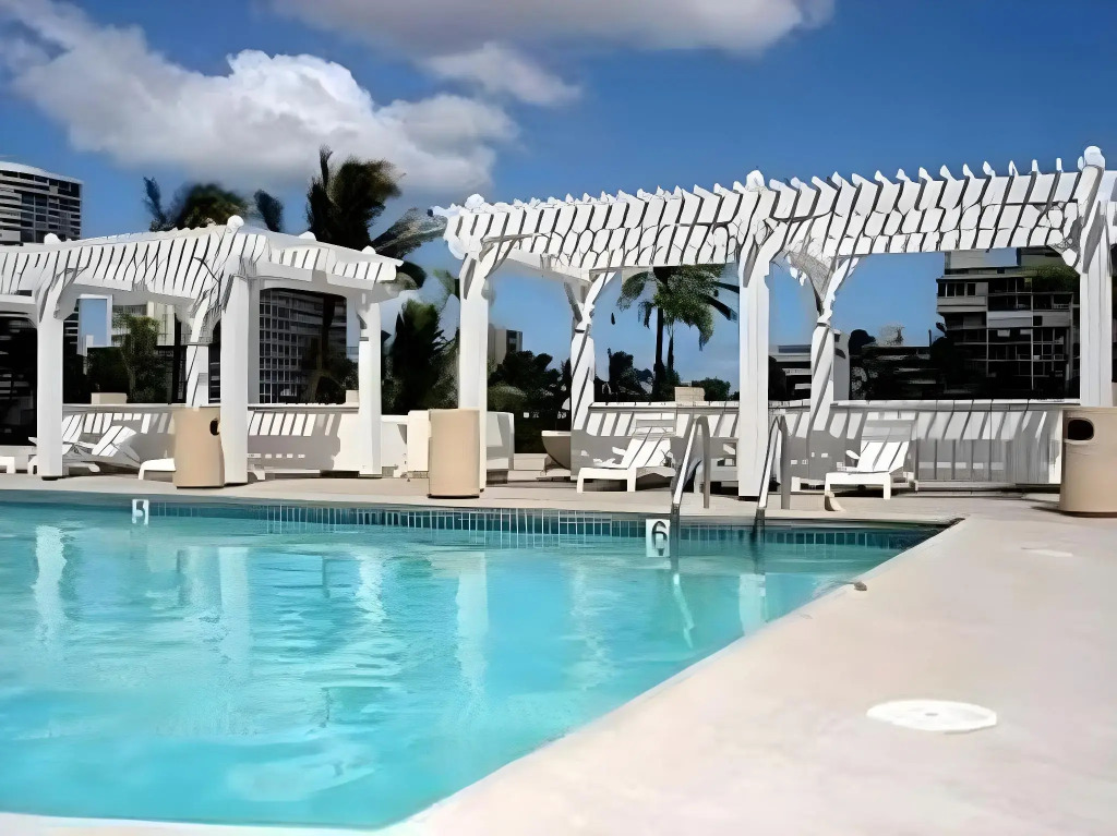 Waikiki Monarch Hotel
