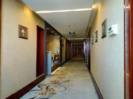 Baotou Henghai Hotel (Saihantala Urban Grassland)