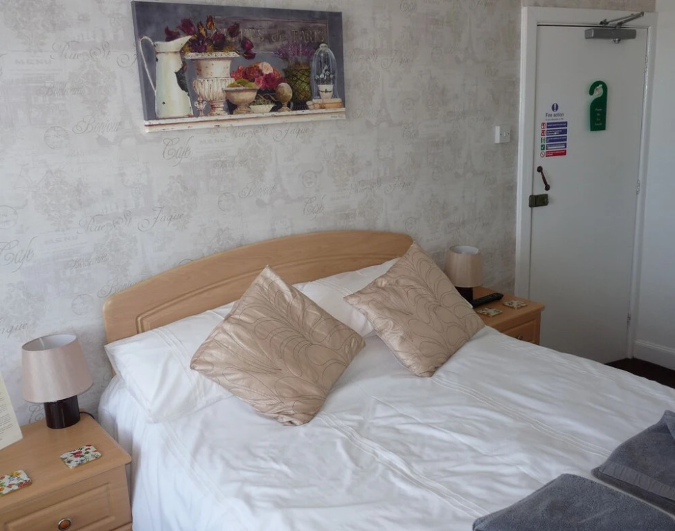 Whitecliff Guest House