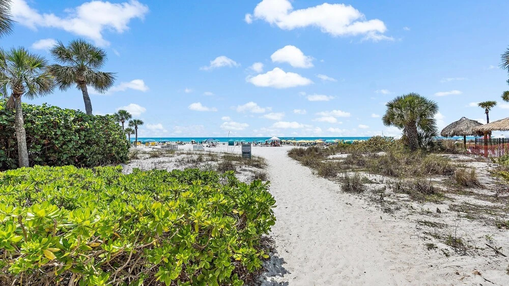 Crescent Siesta Key Charmer 3 Bedroom Condo by RedAwning