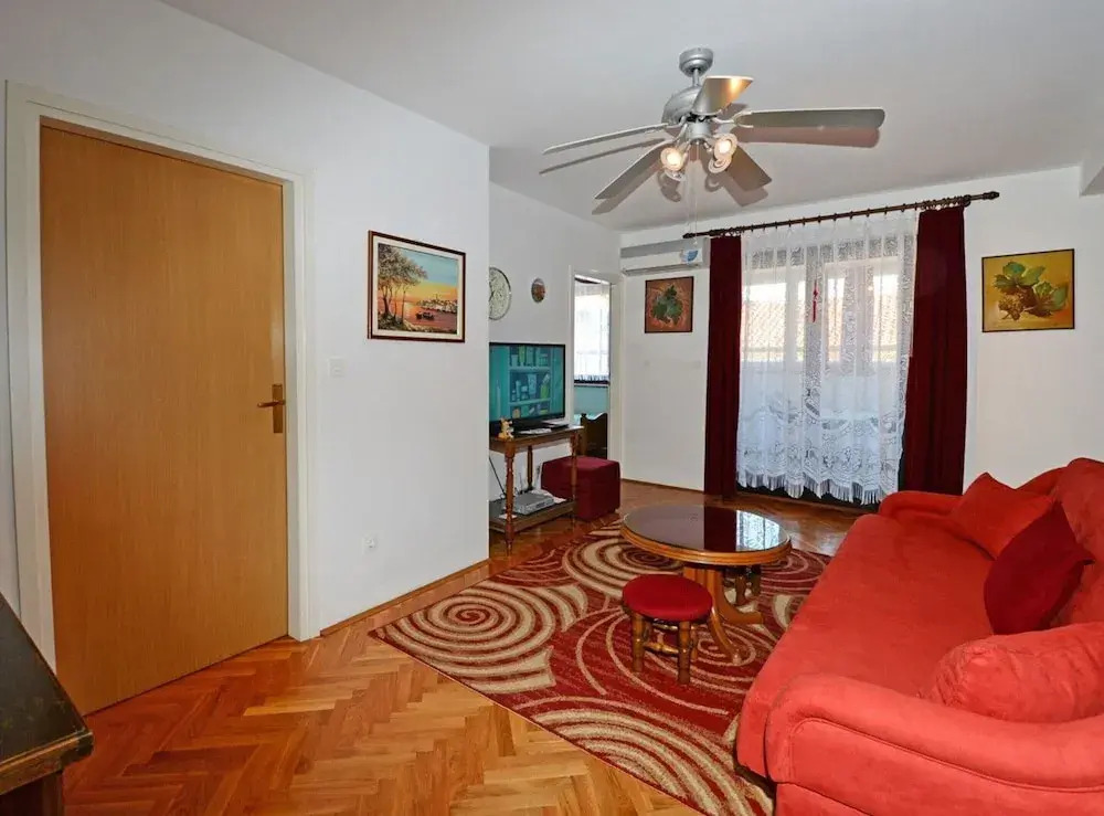 Apartment With Scenic View