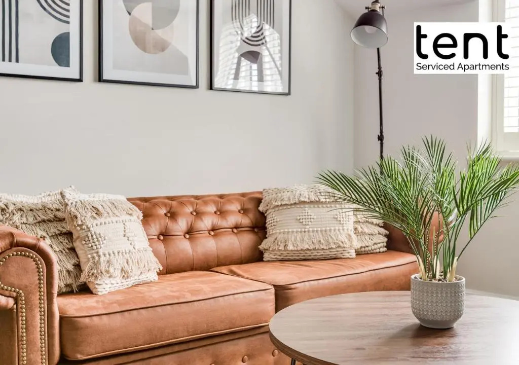 Chic & Central 1 Bedroom APT With Comfy king Bed & Parking by Tent Serviced Apartments Egham