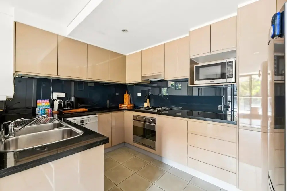 Stylish 1-bed in the Heart of Sydney's Inner West
