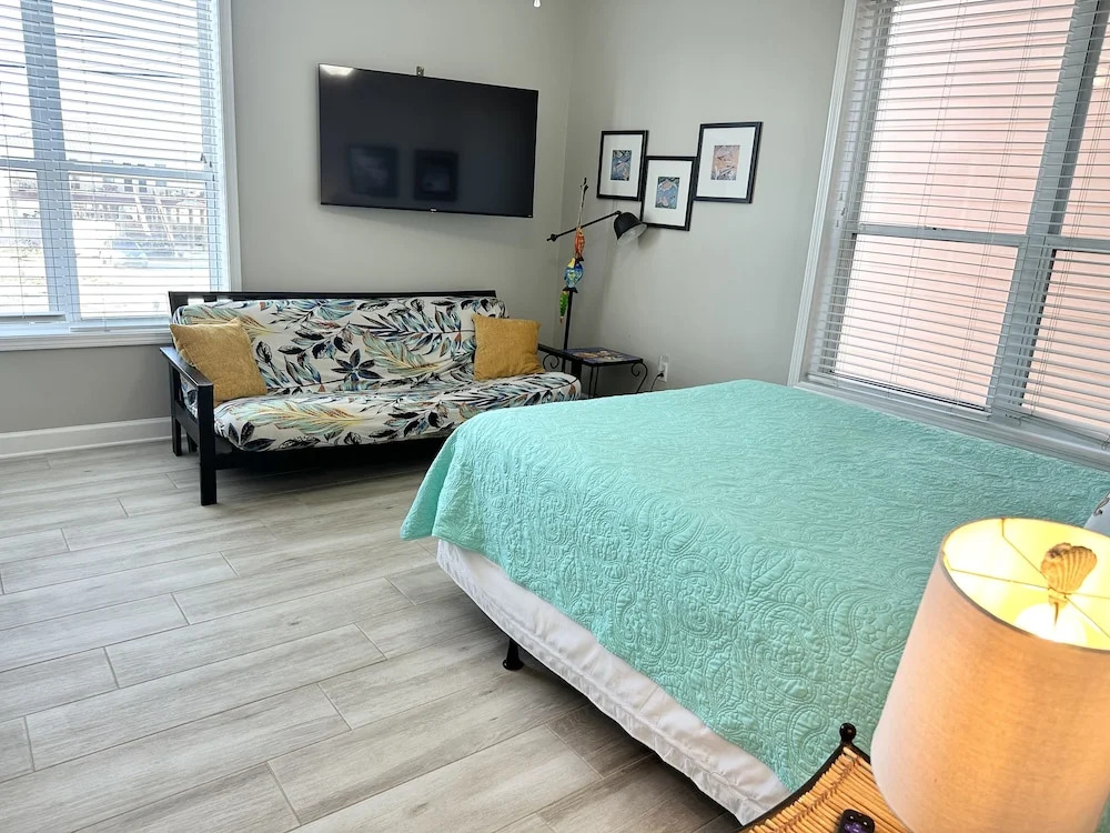 Dolphin Watch 3 Bedroom Townhouse by RedAwning