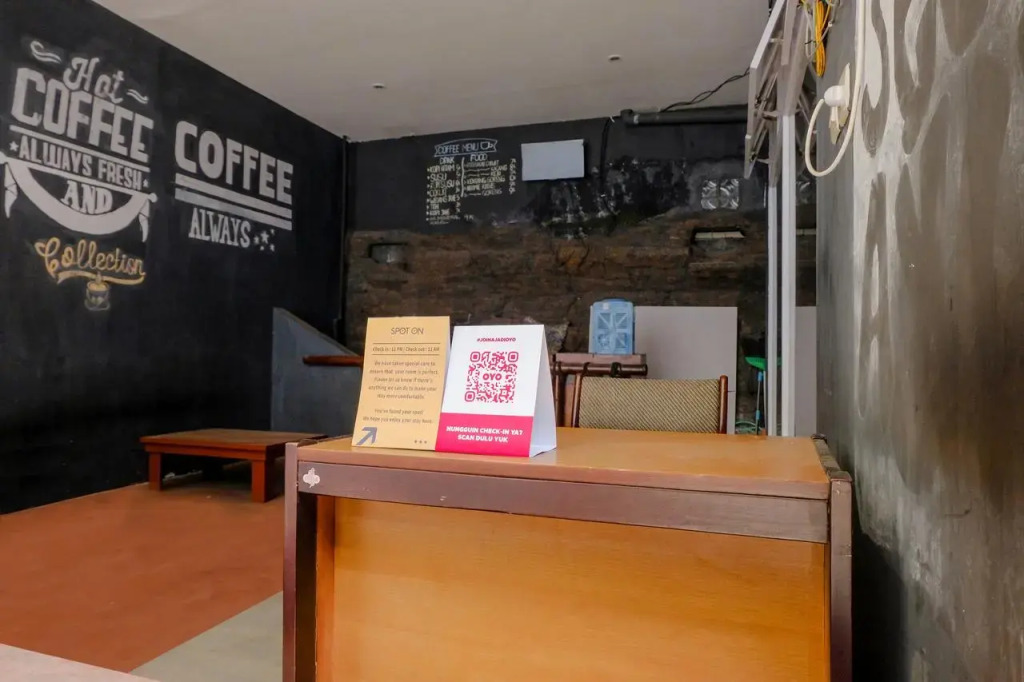 OYO Life 1711 Serayu Sumbersari Residence