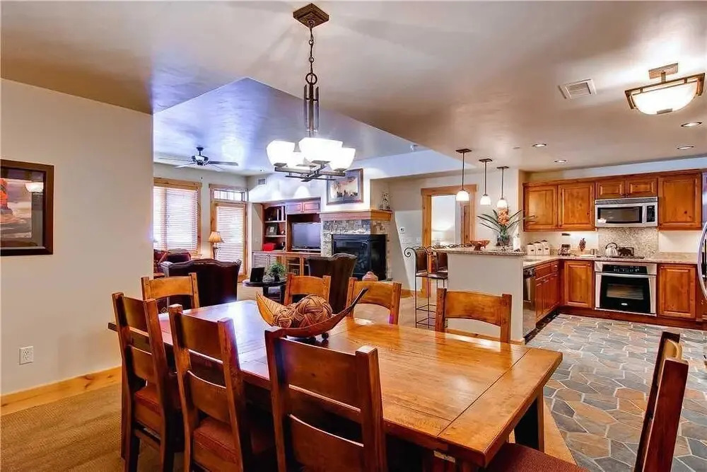 6209 Bear Lodge, Trappeur's Crossing Apartment 3