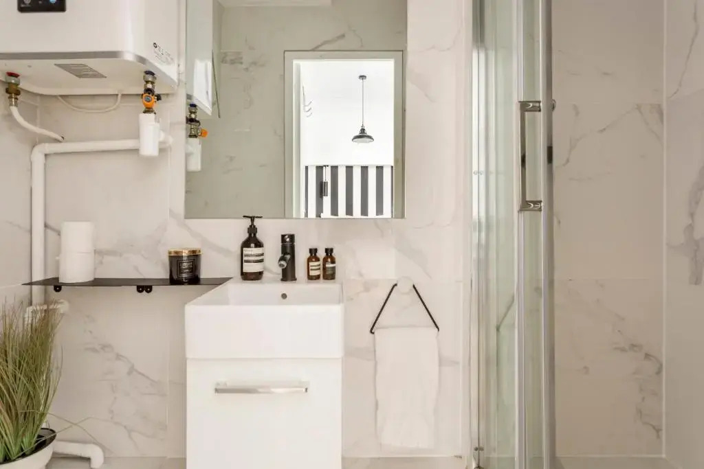 Edwin Suites