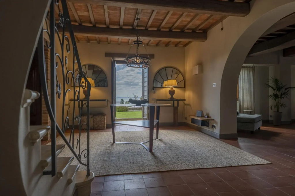 Villa Trasimena is a property with great character, located in a truly enviable position overlooking-Villa Trasimena