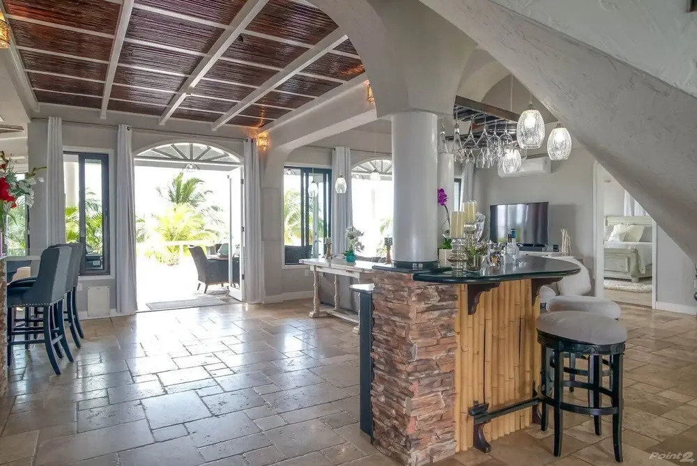 Kairos - Luxury Oceanfront Villa w 2 Pools Beach Pier