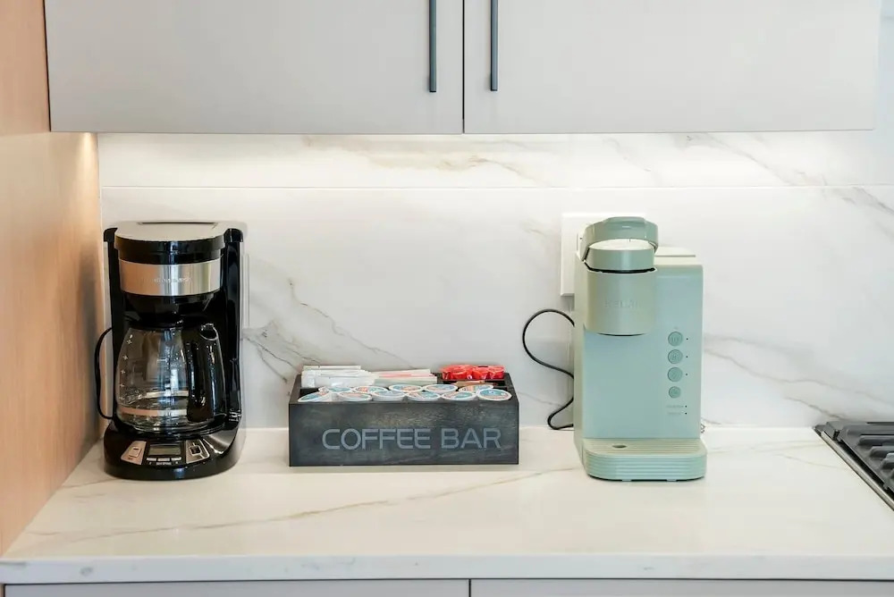 Modern 2BR 2BA Condo in Chicago