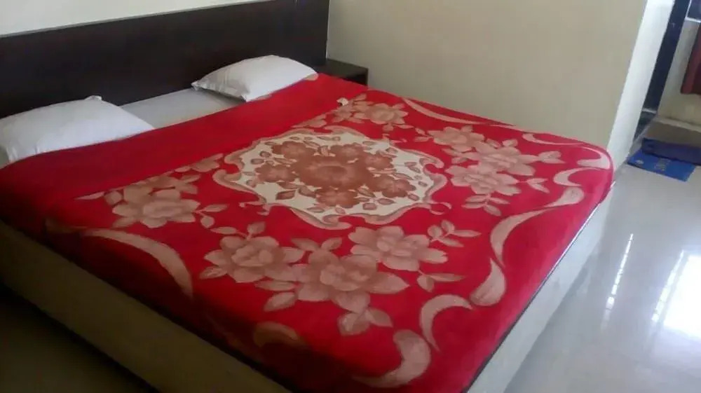 Iroomz VKG Complex