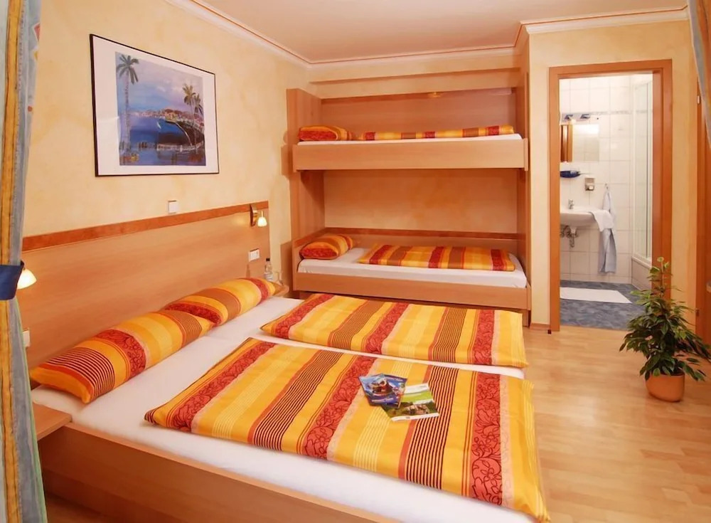 Snowcrest Hotel