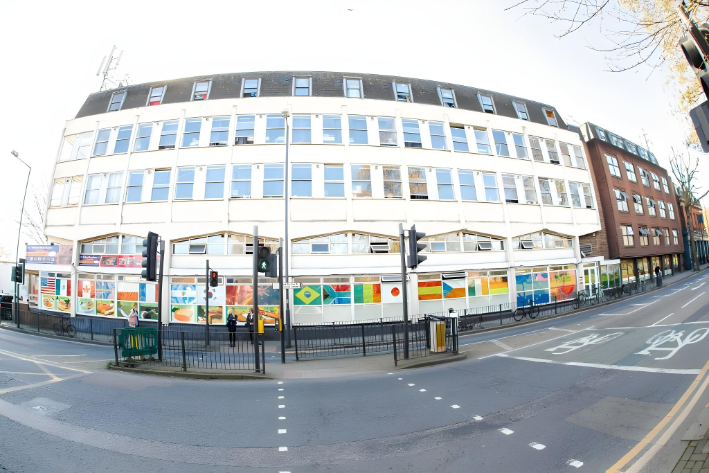 Kensal Green Backpackers 1