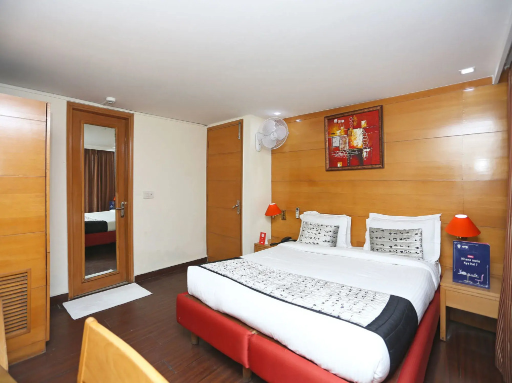 OYO 11340 Hotel Lakshmi Palace