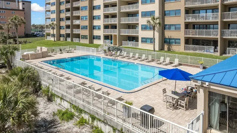 667 Amelia By The Sea 3 Bedroom Condo