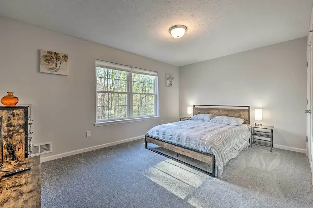 Walk to Beach: Family-friendly Arrowhead Lake Home