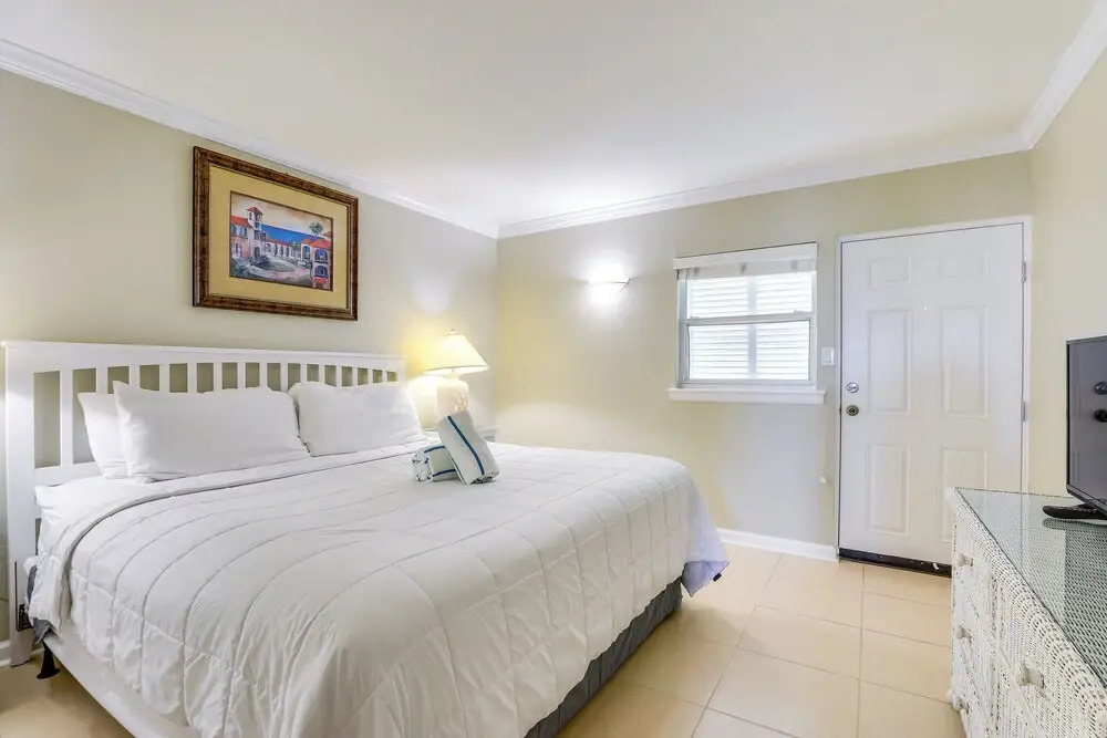 Gulf Getaway With Porch + Direct Beach Access!