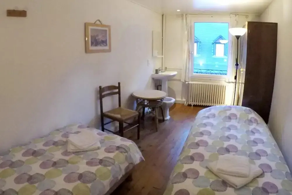 House With 9 Bedrooms in Bagnères-de-luchon, With Wonderful Mountain View and Wifi - 500 m From the Slopes